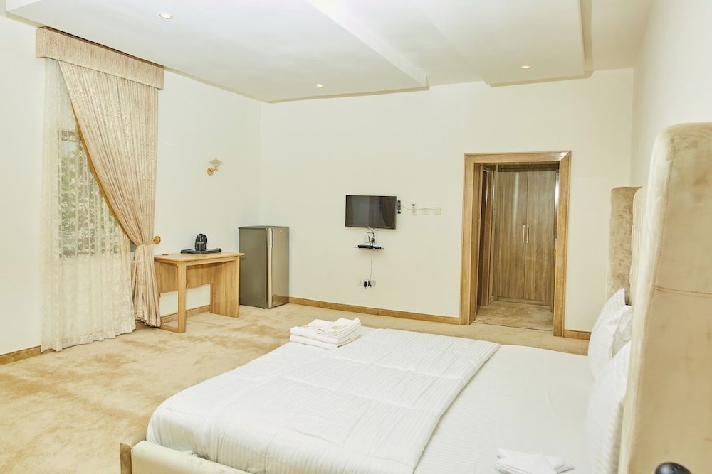 Luxury Room, City View