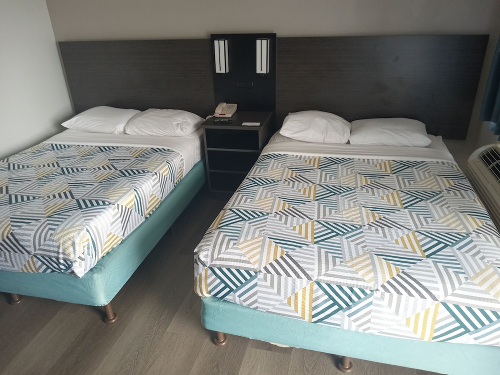 Deluxe Room, 2 Double Beds, Non Smoking, Refrigerator photo 1