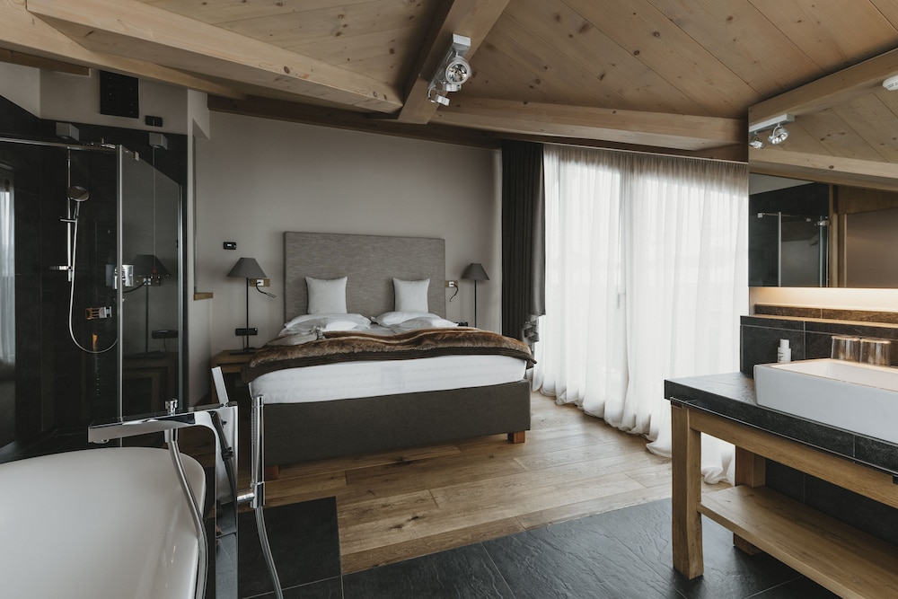 Comfort Suite photo 1