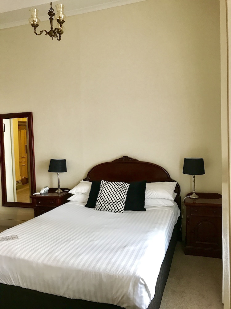 Executive Room - Photo 6