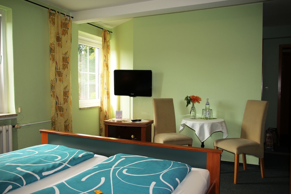 Classic Double Room, Private Bathroom - Photo 3