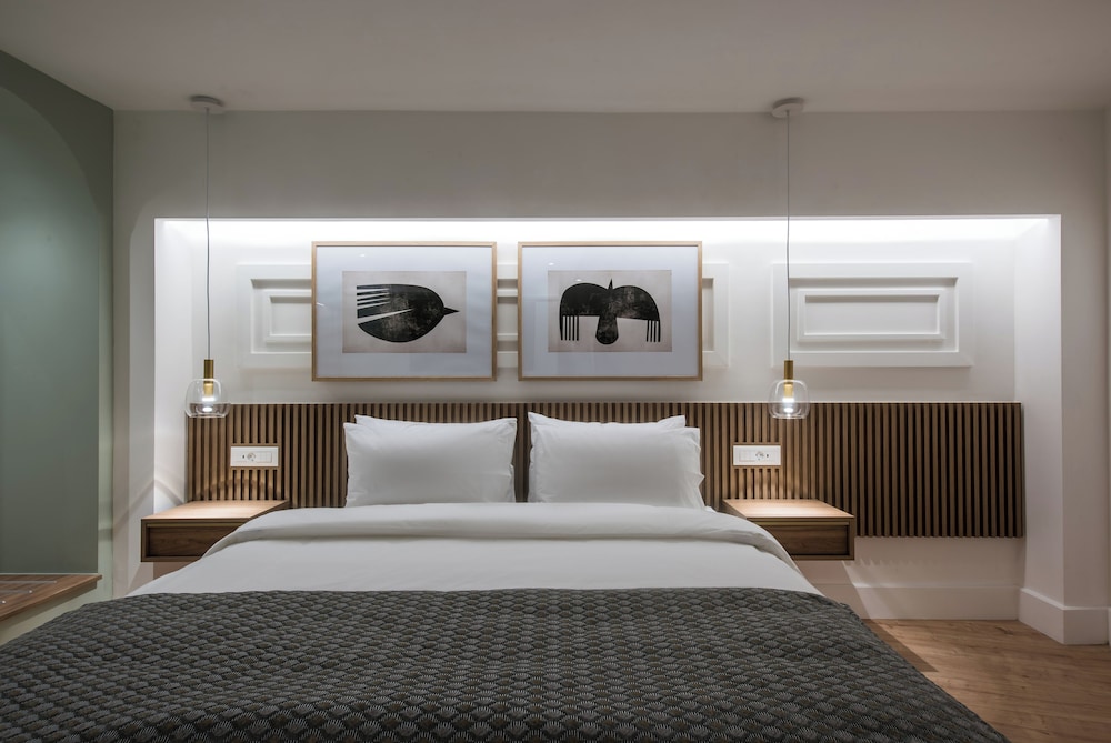Deluxe Condo, Sea View