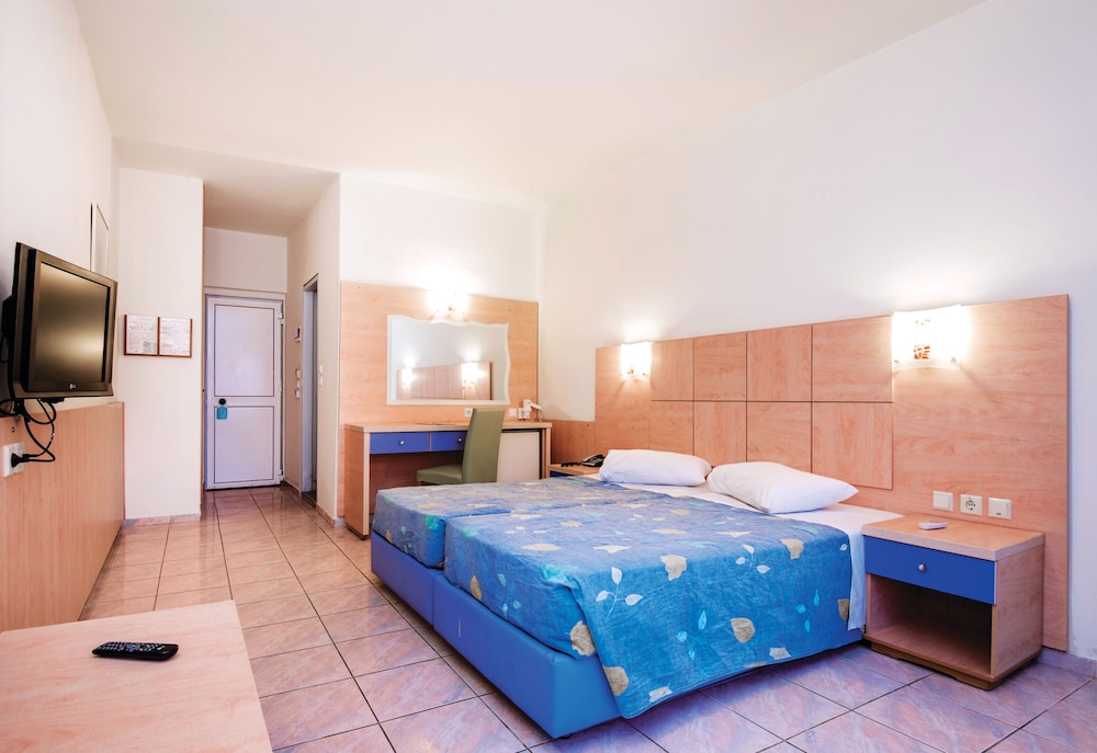 Standard Twin Room photo 2