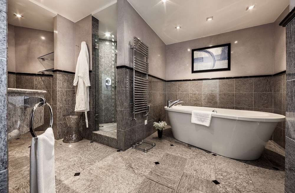 Deluxe Suite, Lake View photo 3