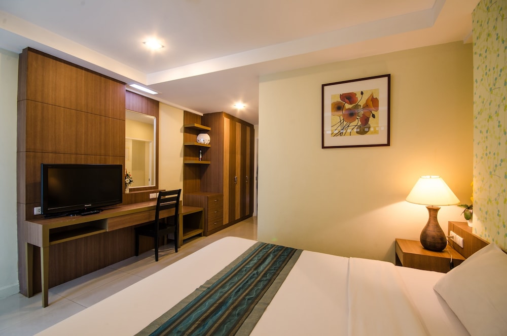 Standard Room, Balcony, City View photo 2