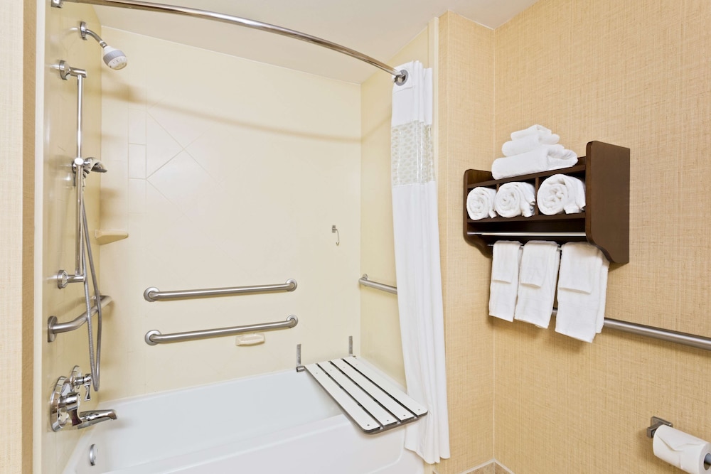 One King Bed, Non-Smoking, Accessible