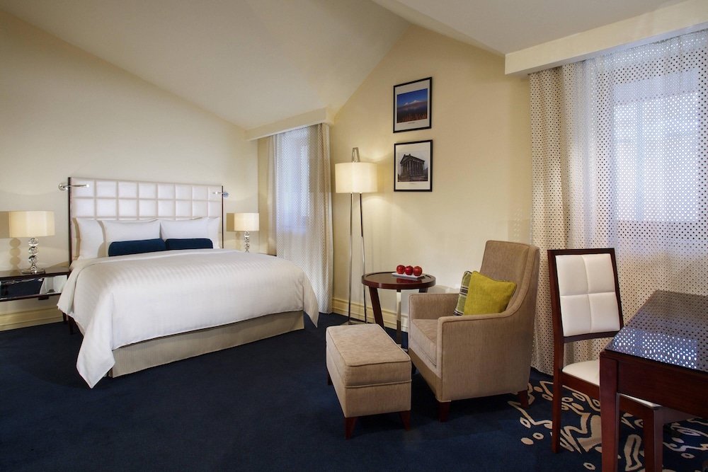 Standard Room, 1 King Bed photo 1