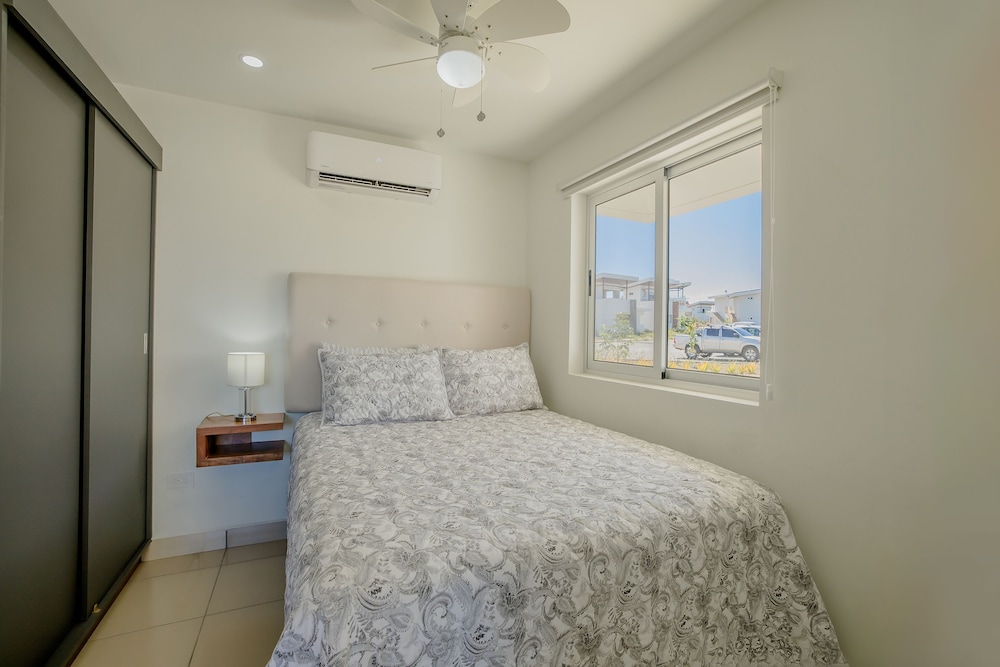 Design House, 1 Double Bed, Beach View photo 1