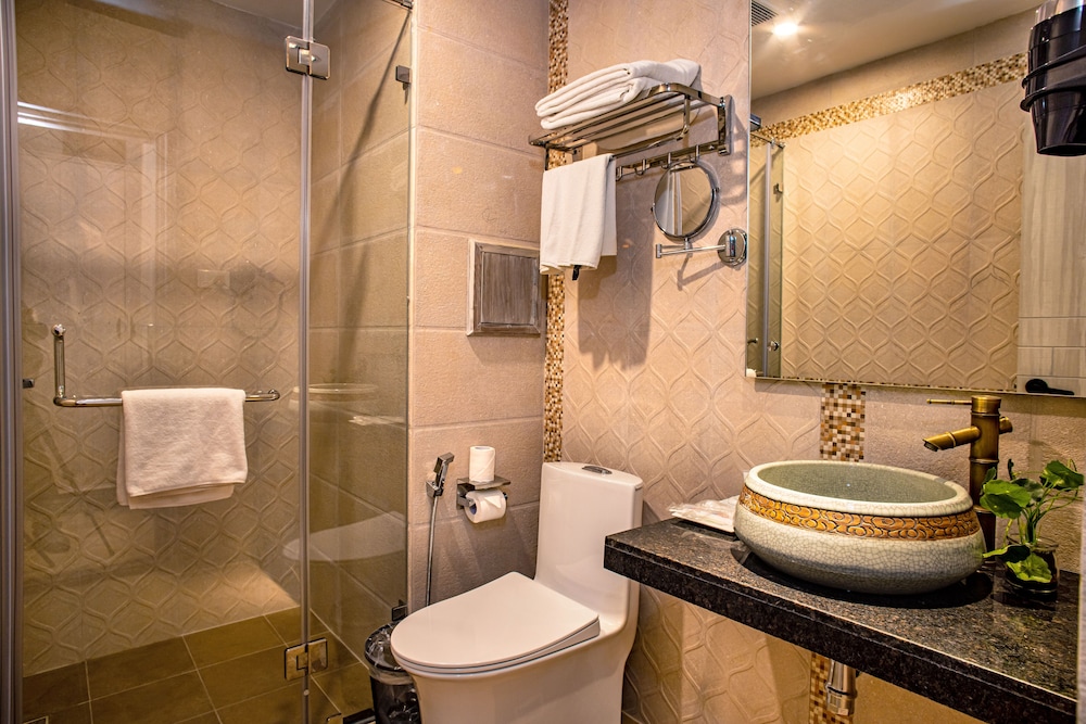 Deluxe Room - Photo 12