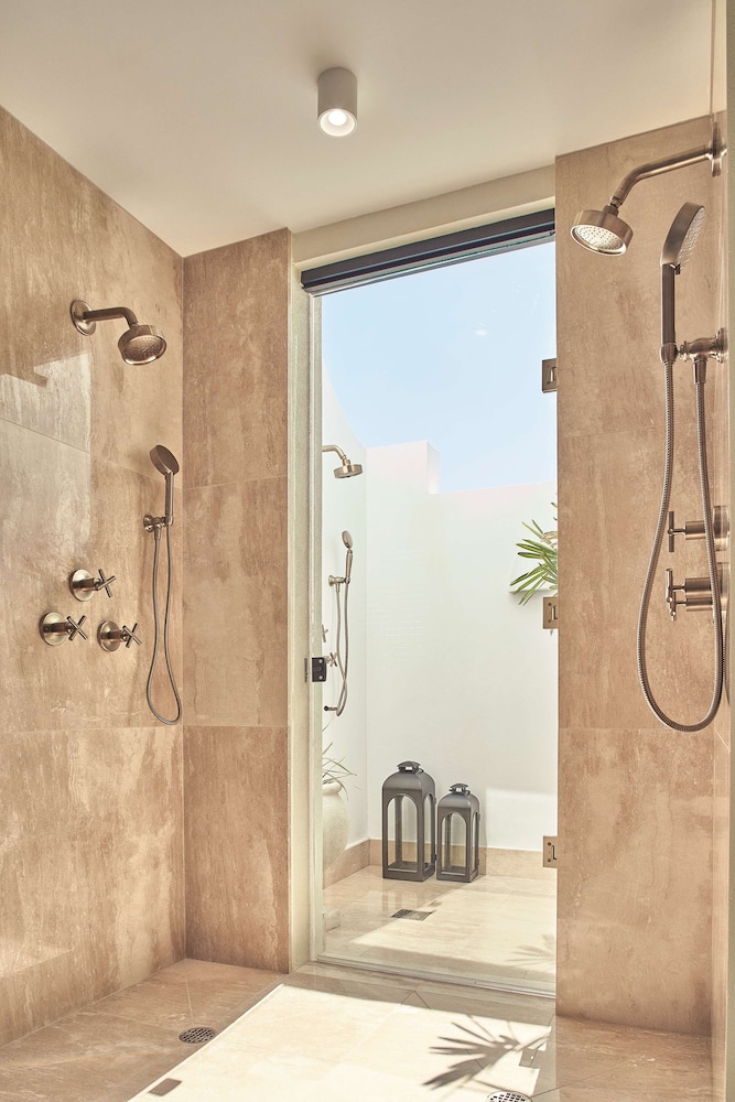 Beachfront Plunge Pool One Bedroom Casita Suite