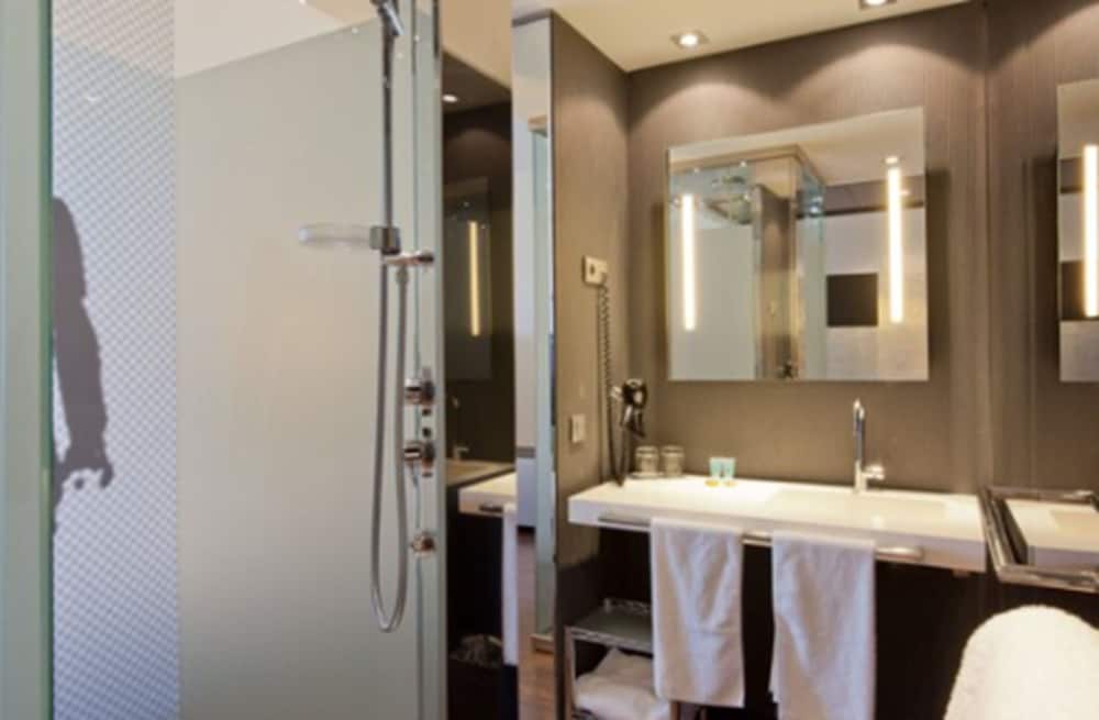 Standard Twin Room - Photo 5