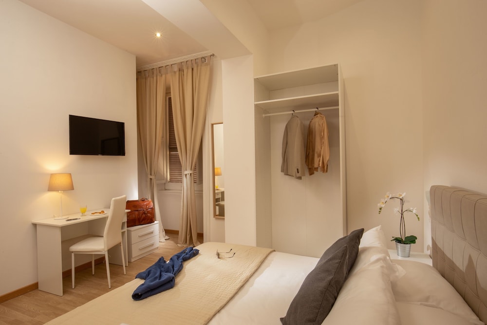 Standard Double or Twin Room photo 2