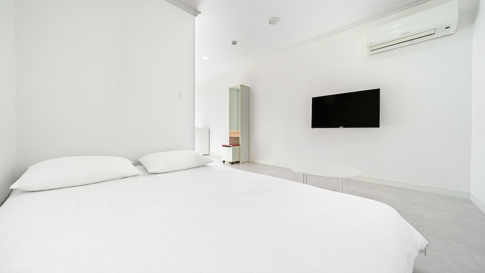 Basic Room, 1 Bedroom (102) photo 3