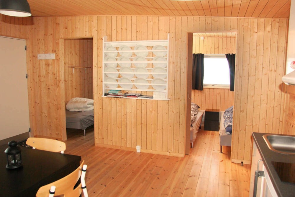 Twin Room, 4 Bedrooms, Non Smoking, Shared Bathroom photo 2