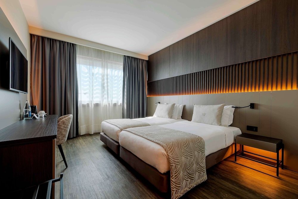 Deluxe Double or Twin Room - Photo 3