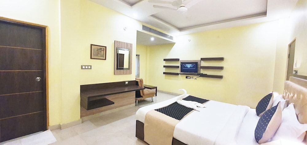 Executive Studio, City View