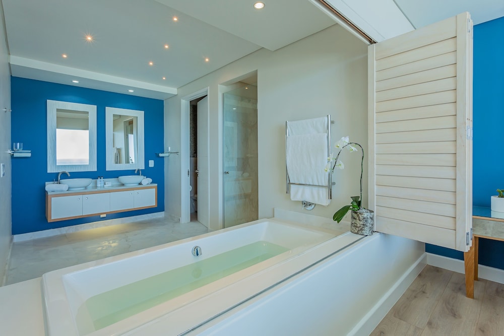 Sea Facing Suite - Photo 2