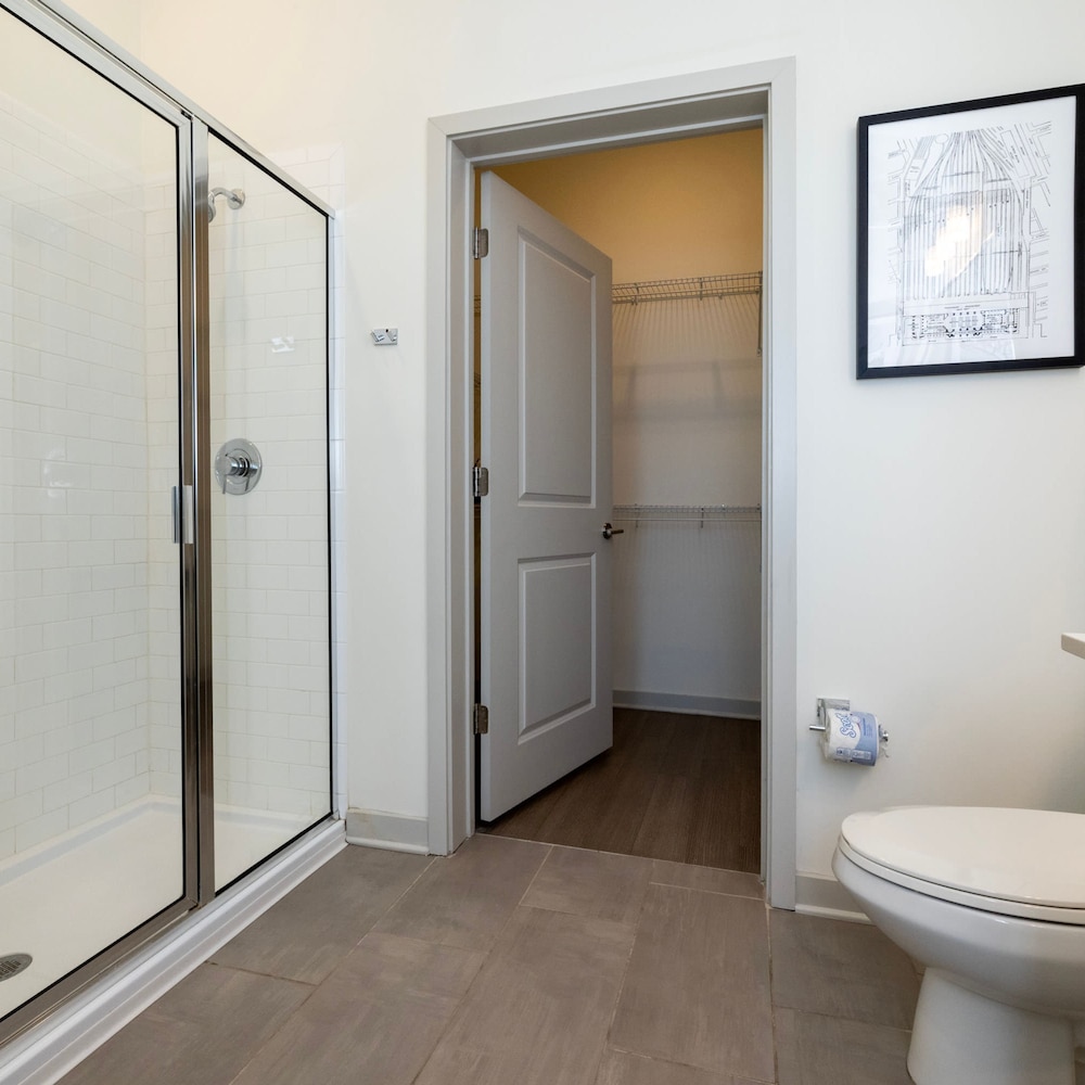 Modern Nulu 2BR Cozysuites 04, Billede 29