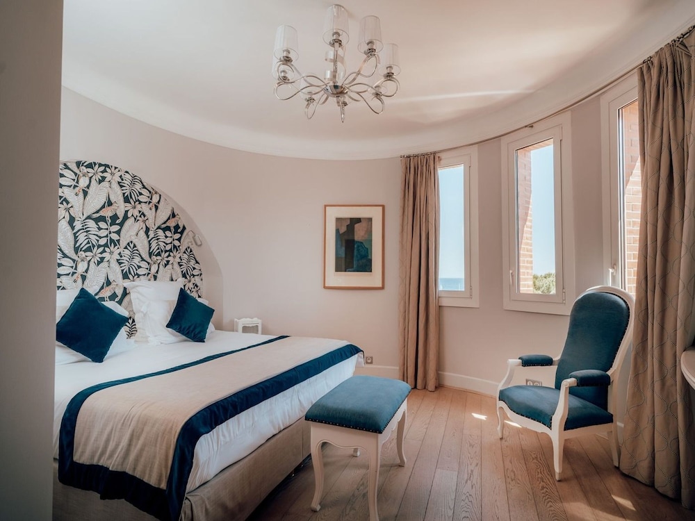Deluxe Room, Harbor View - Photo 1