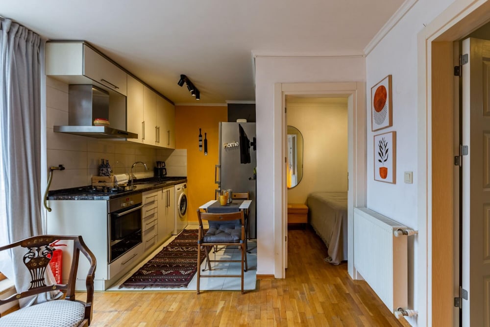 Apartment photo 1