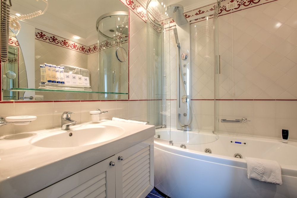 Deluxe Double or Twin Room, 1 Bedroom, Sea View, photo 6
