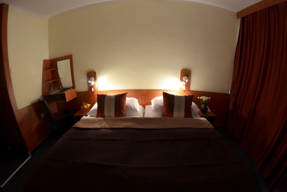 Double or Twin Room, Mountainside