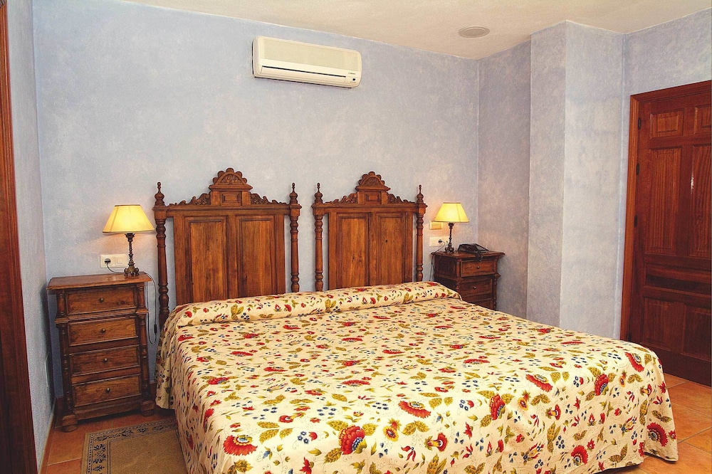 Triple Room (3 Adultos) photo 2