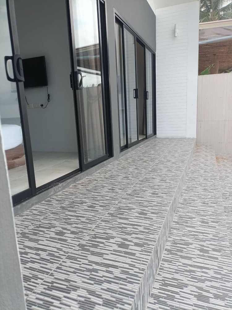 Family Villa, Kitchen, Beachfront - Photo 35