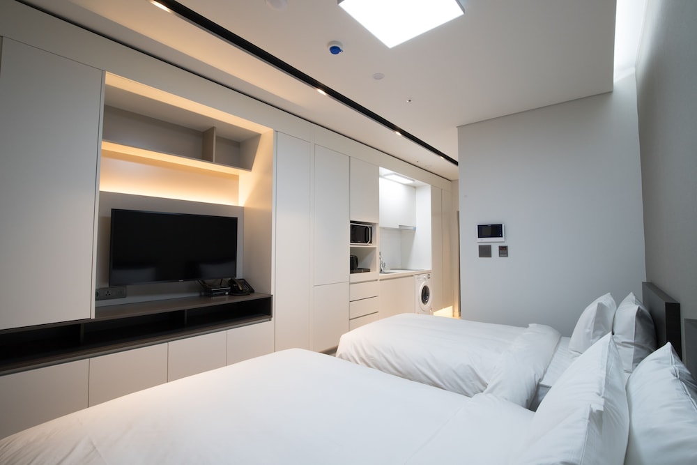 Deluxe Twin Room, Lake View - Photo 2