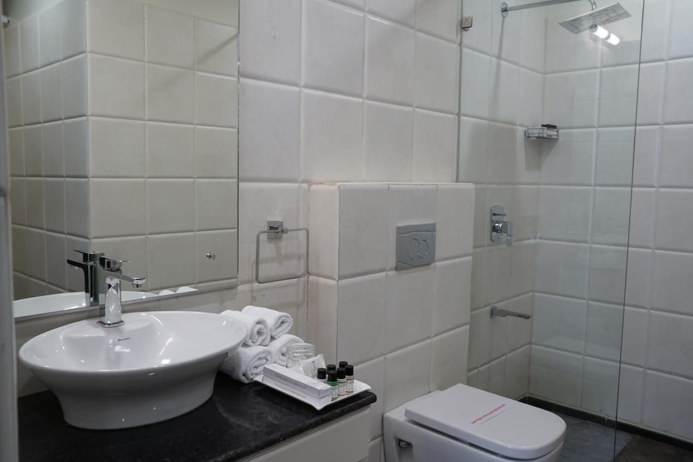 Economy Double Room, 1 Double Bed - Photo 3