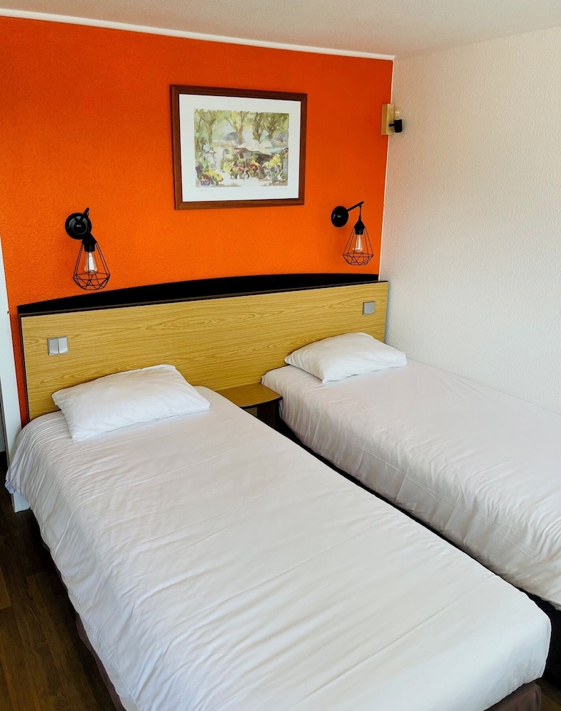 Economy Twin Room photo 1