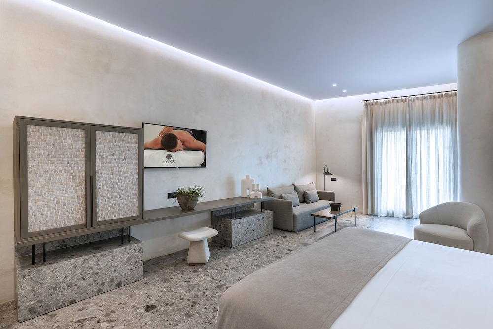 CHRONOS Suite with Jacuzzi and Sea View - Photo 5