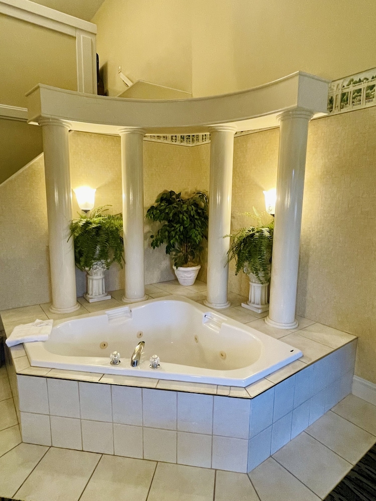 Suite (Jacuzzi) No Pets - Photo 6