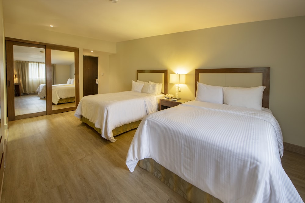 Junior Suite 2 Double Beds - Photo 1