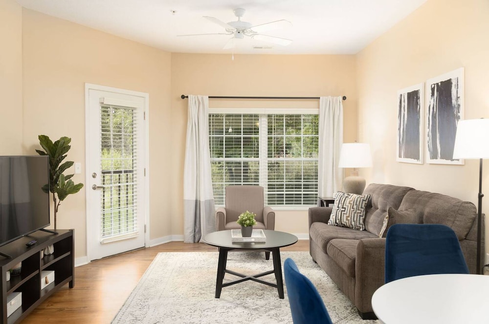 1st Floor Patio Pet-friendly W D Gym Pool, Billede 4