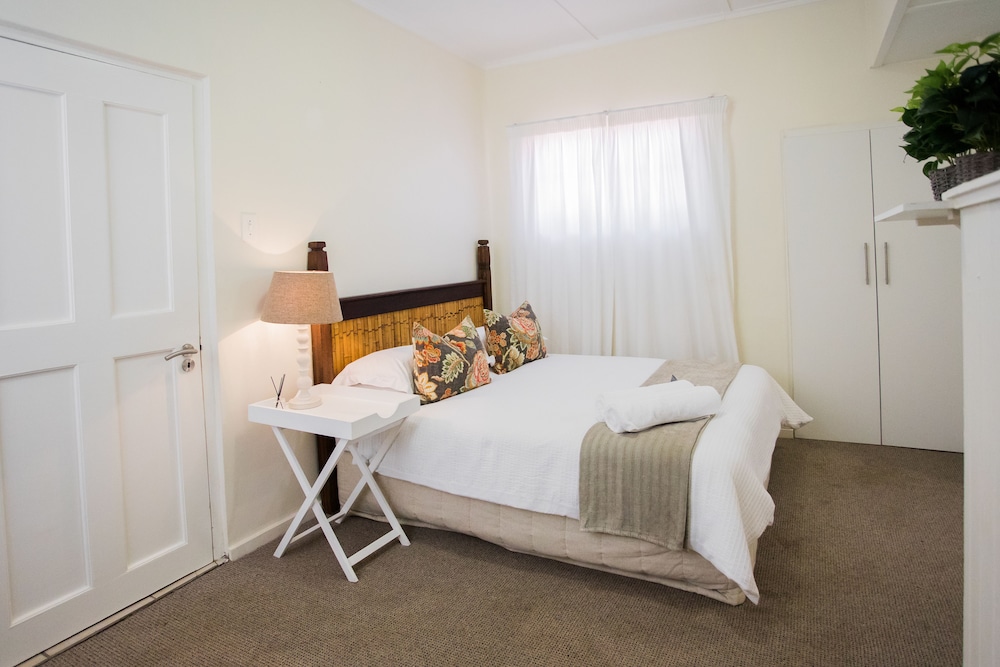 Standard Apartment, 2 Bedrooms, Refrigerator & Microwave, Garden View photo 1