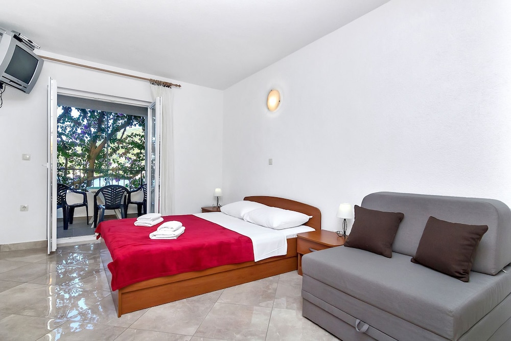 Apartment (Nikola - 5 m from beach - A(6+2) pr) photo 2