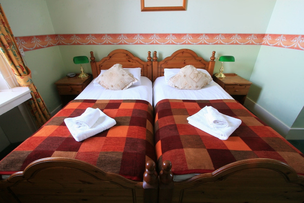 Standard Room, 2 Twin Beds - Photo 1