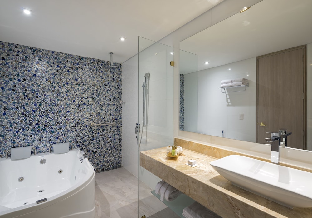 Superior Twin Room, 2 Double Beds, Jetted Tub photo 2