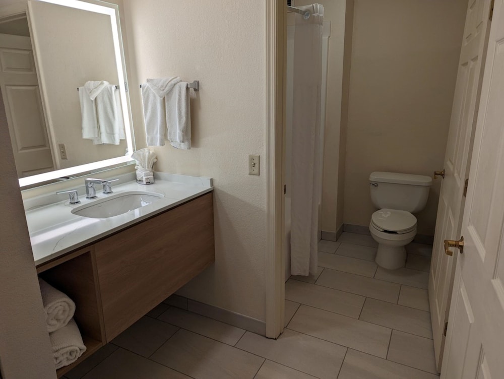 Suite, Multiple Beds - Photo 3