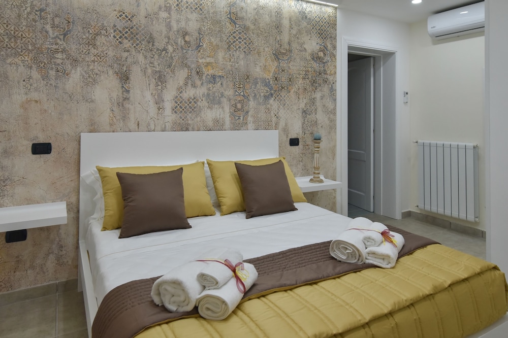 Standard Room, 1 Queen Bed, Non Smoking photo 1
