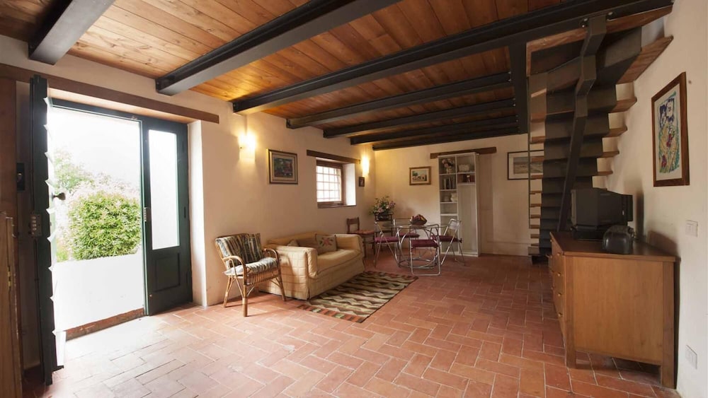 Villa photo 1