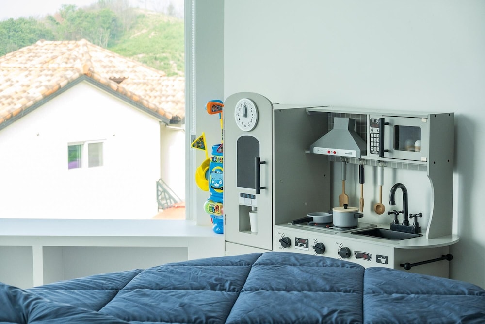 Basic Room, 2 Bedrooms (M-B101)