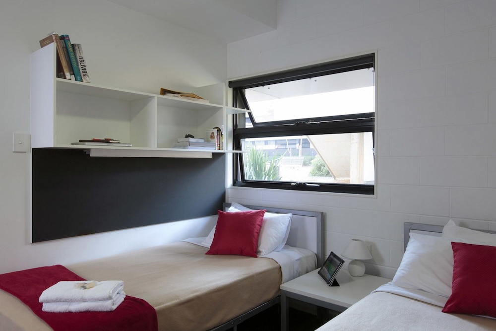 Twin Room with Shared Bathroom photo 1
