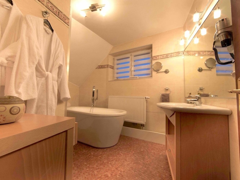 Classic Twin Room, Private Bathroom (Charme) photo 3