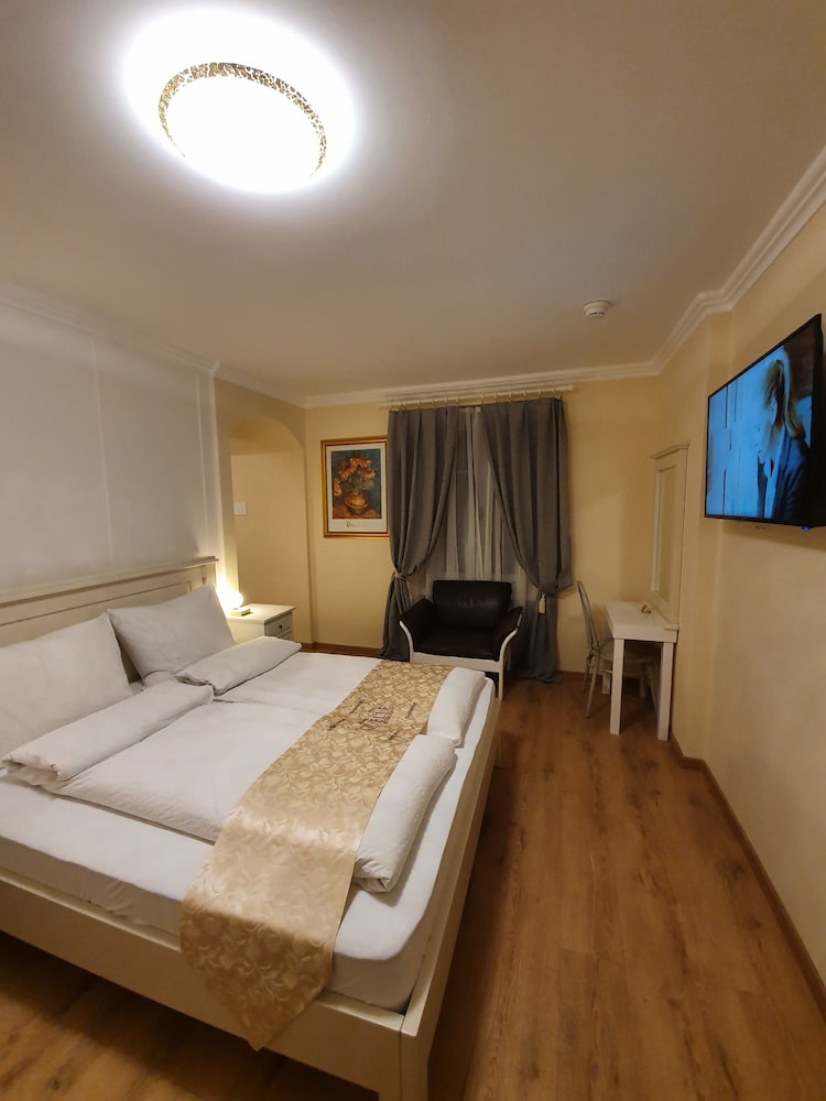 Standard Triple Room - Photo 4