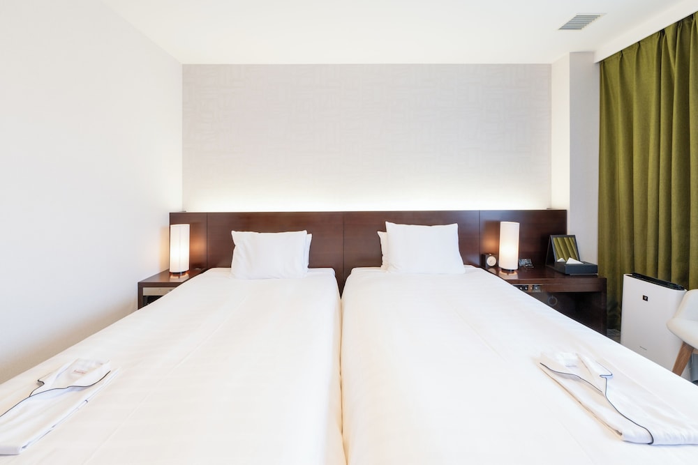 Hollywood Twin Room with an extra bed (for three adults), Non-smoking photo 3