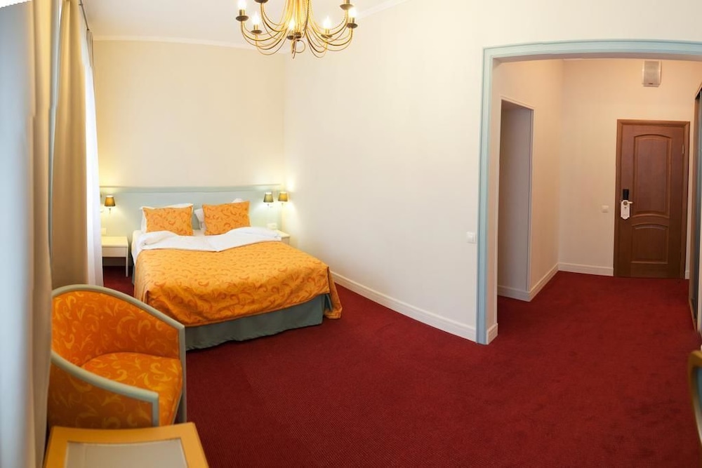 Standard Twin Room, 1 Double or 2 Twin Beds photo 1