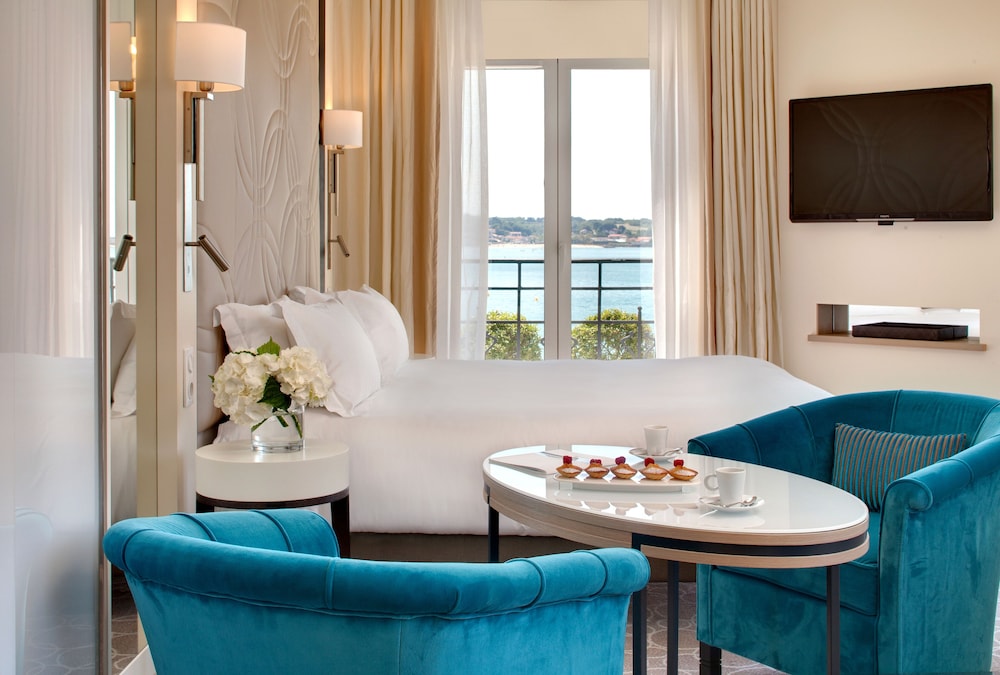 Deluxe Ocean Room - Photo 1
