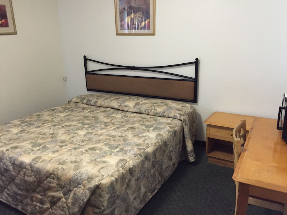 Room, 1 King Bed photo 3